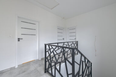 Nowy dom w malowniczej okolicy