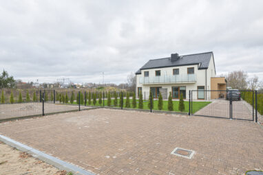 Nowy dom w malowniczej okolicy