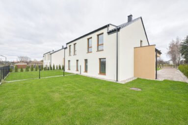 Nowy dom w malowniczej okolicy