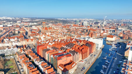 Przestronny lokal z bezpośrednim widokiem na rzekę