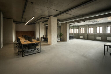 Przestronny lokal z bezpośrednim widokiem na rzekę