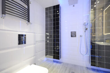 Dwupoziomowy apartament w inwestycji z basenem