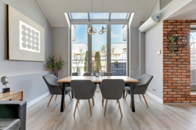 Dwupoziomowy apartament w inwestycji z basenem