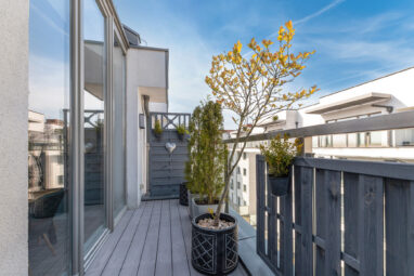 Dwupoziomowy apartament w inwestycji z basenem