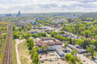 Całe piętro, winda, dużo miejsc parkingowych