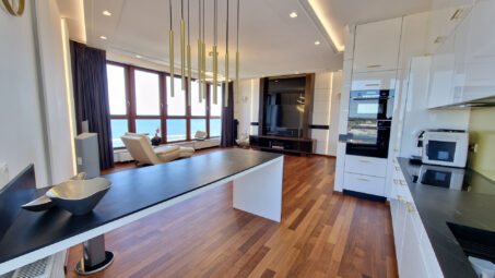 26 p. Sea Towers, widok na morze, po remoncie.