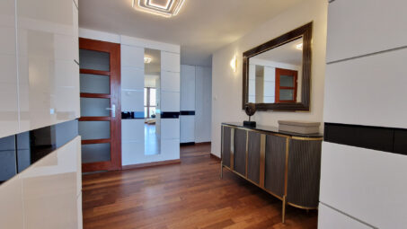 26 p. Sea Towers, widok na morze, po remoncie.