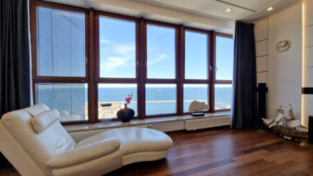 26 p. Sea Towers, widok na morze, po remoncie.