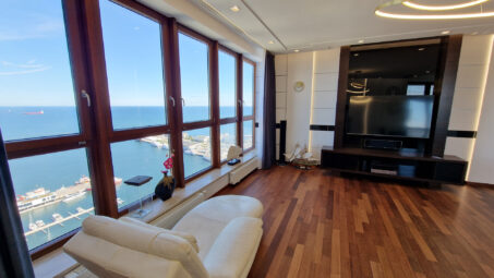 26 p. Sea Towers, widok na morze, po remoncie.