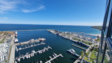 26 p. Sea Towers, widok na morze, po remoncie.