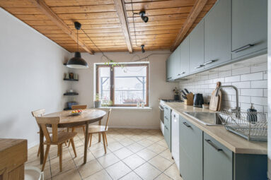 Dwupiętrowe mieszkanie z tarasem- aż 5 pokoi