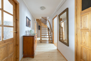 Dwupiętrowe mieszkanie z tarasem- aż 5 pokoi