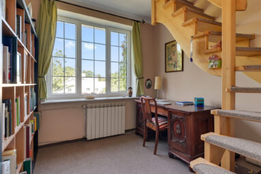 Dom w otoczeniu zieleni przy plaży-Jelitkowo