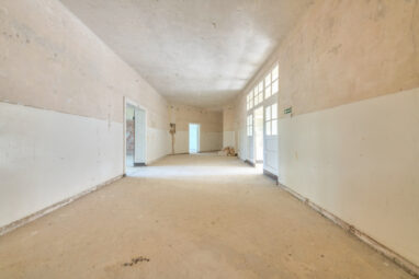 Nieruchomość pod  usługi zdrowotne, szpital