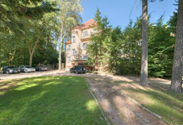 Nieruchomość pod  usługi zdrowotne, szpital