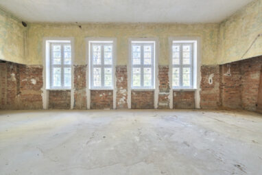 Nieruchomość pod  usługi zdrowotne, szpital