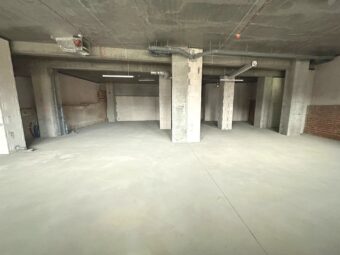 Lokal biurowy z bezpośrednim widokiem na rzekę