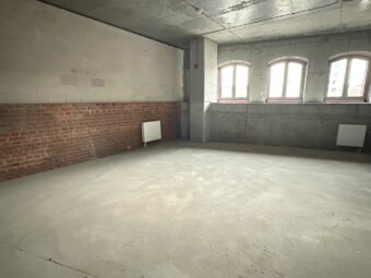 Lokal biurowy z bezpośrednim widokiem na rzekę