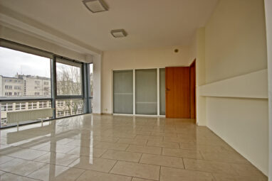 Gdynia! Lokal biurowy w biurowcu z windą.