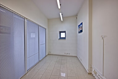 Gdynia! Lokal biurowy w biurowcu z windą.