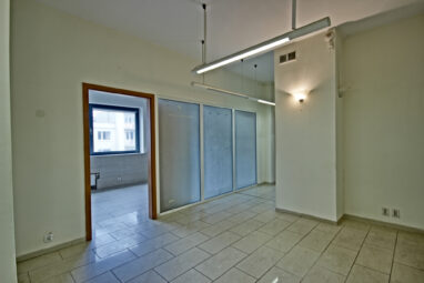 Gdynia! Lokal biurowy w biurowcu z windą.