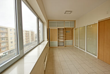 Gdynia! Lokal biurowy w biurowcu z windą.