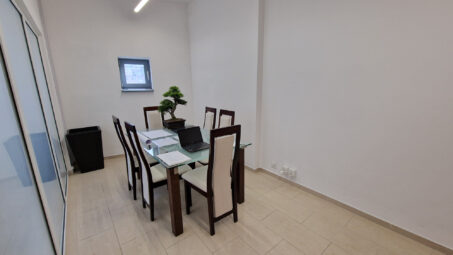 Gdynia! Lokal biurowy w biurowcu z windą.