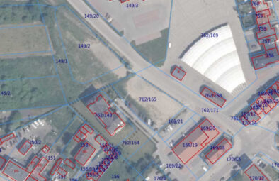 Działka przy Biedronce, z PNB na budynek usługowy