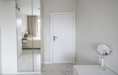 Apartament Żurawie 3 pokoje 8. piętro loggia