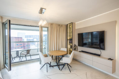 Apartament Żurawie 3 pokoje 8. piętro loggia