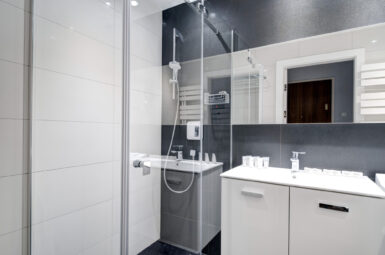 Trzypokojowy apartament z balkonem Śródmieście