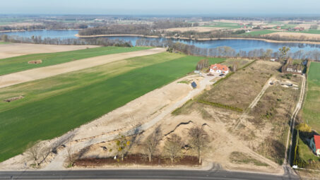 Działka budowlana w pobliżu jeziora