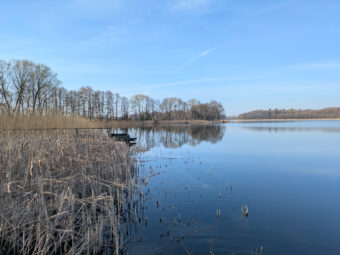 Działka budowlana w pobliżu jeziora
