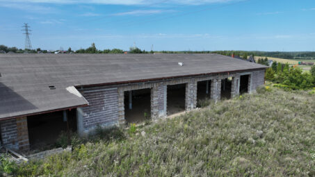 Budynek 1000 m2, działka 1 HA, możliwość rozbudowy