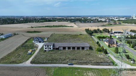 Budynek 1000 m2, działka 1 HA, możliwość rozbudowy
