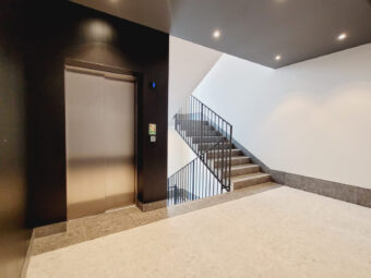 Wykończone pod klucz, miejsce w hali, komórka