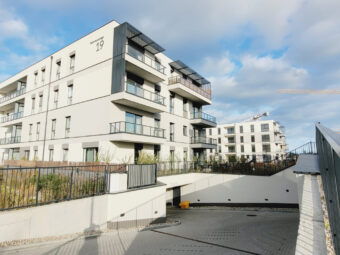 Wykończone pod klucz, miejsce w hali, komórka