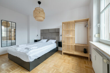 Plaża 700 metrów, hala garażowa