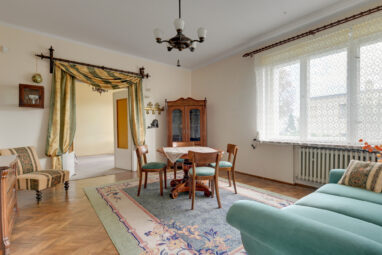 Orłowo | Dom w kameralnej części dzielnicy | Morze