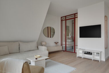 Dwupiętrowy apartament z balkonem w stylu japandi