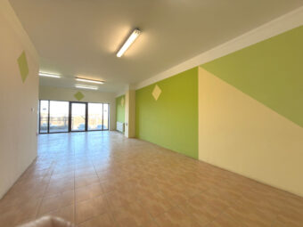 Lokal handlowo-usługowy 80m dobrej lokalizacji