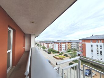 Kawalerka z dużym balkonem na sprzedaż