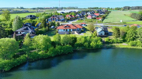 Dom bungalow z jeziorem w tle!