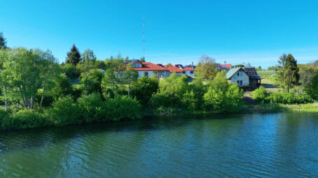 Dom bungalow z jeziorem w tle!