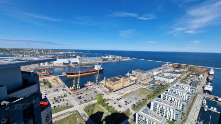 26 p. Sea Towers, widok na morze, po remoncie.