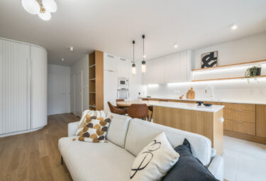 Czteropokojowy apartament z widokiem na Motławę