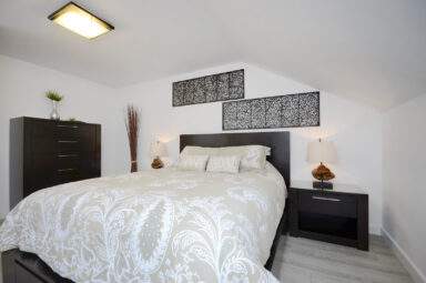 Dwupoziomowy apartament w inwestycji z basenem