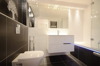 Dwupoziomowy apartament w inwestycji z basenem