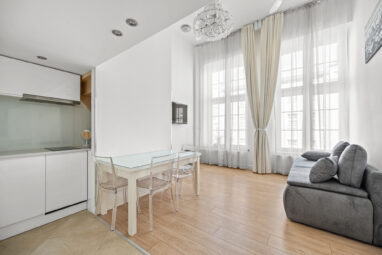 Gdańsk ul. Długa apartament z antresolą!