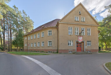 Nieruchomość pod  usługi zdrowotne, szpital